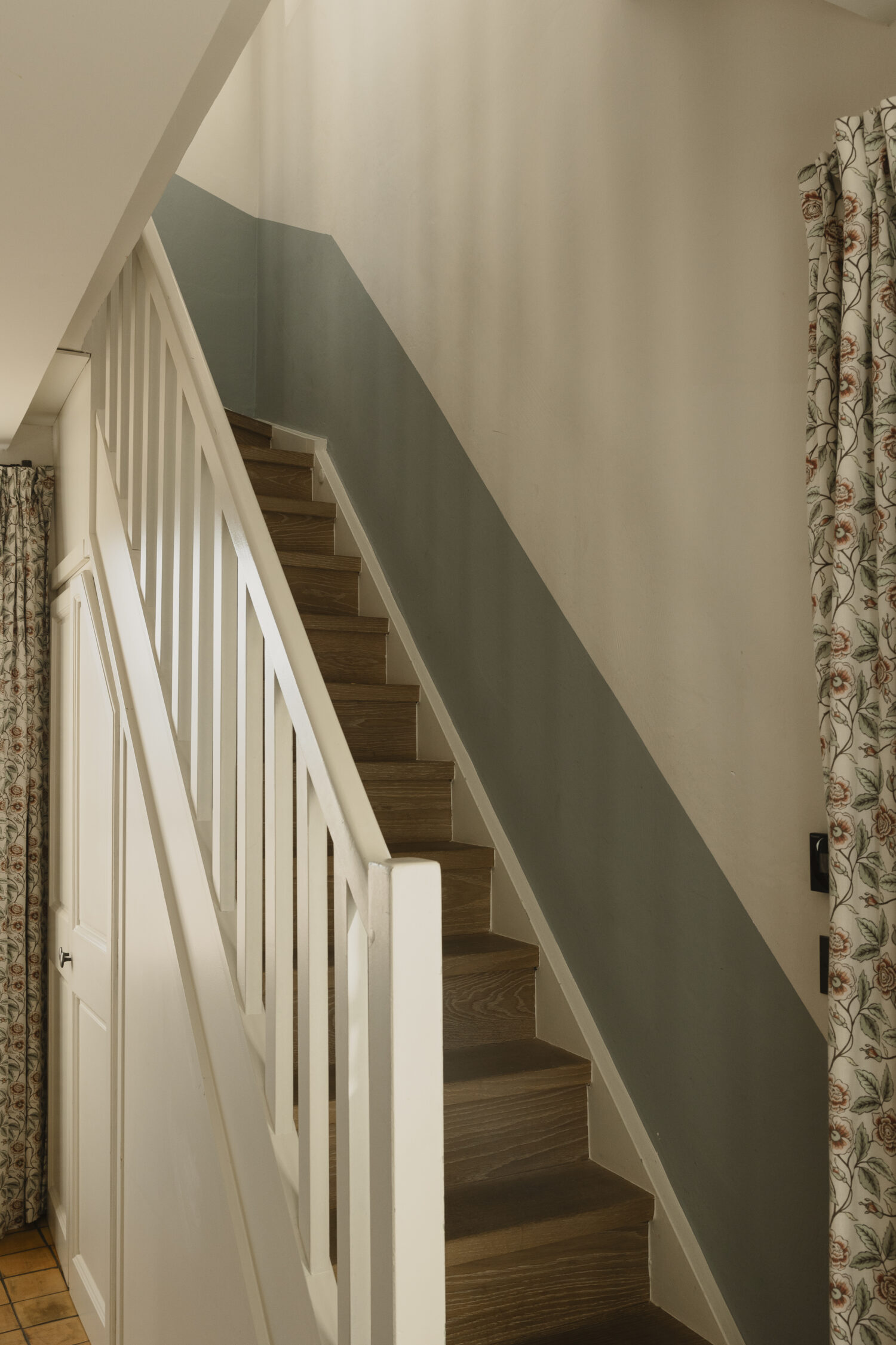 CrillonLeBrave-10_24-NolwennPernin-HD-Superior-Ventoux-Room-staircase